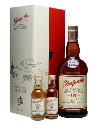 Glenfarclas 15 jaar oud with 21 & 25 y/o miniatures