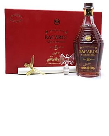 Bacardi Rum 8 jaar oud Millennium Baccarat Crystal